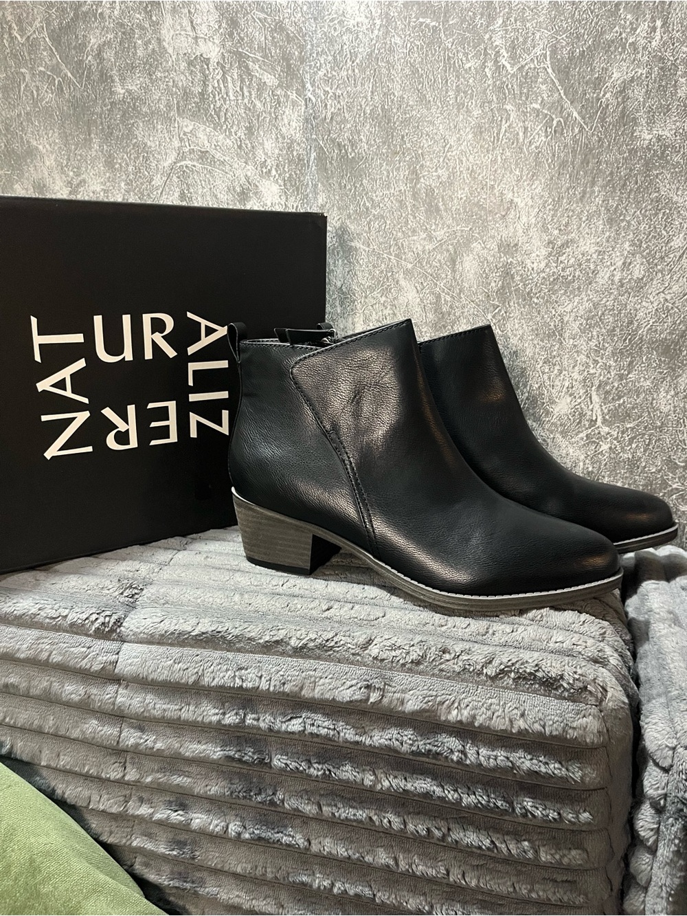 Naturalizer Black Leather Ankle Booties with Low Block Heel 8.5 W NEW